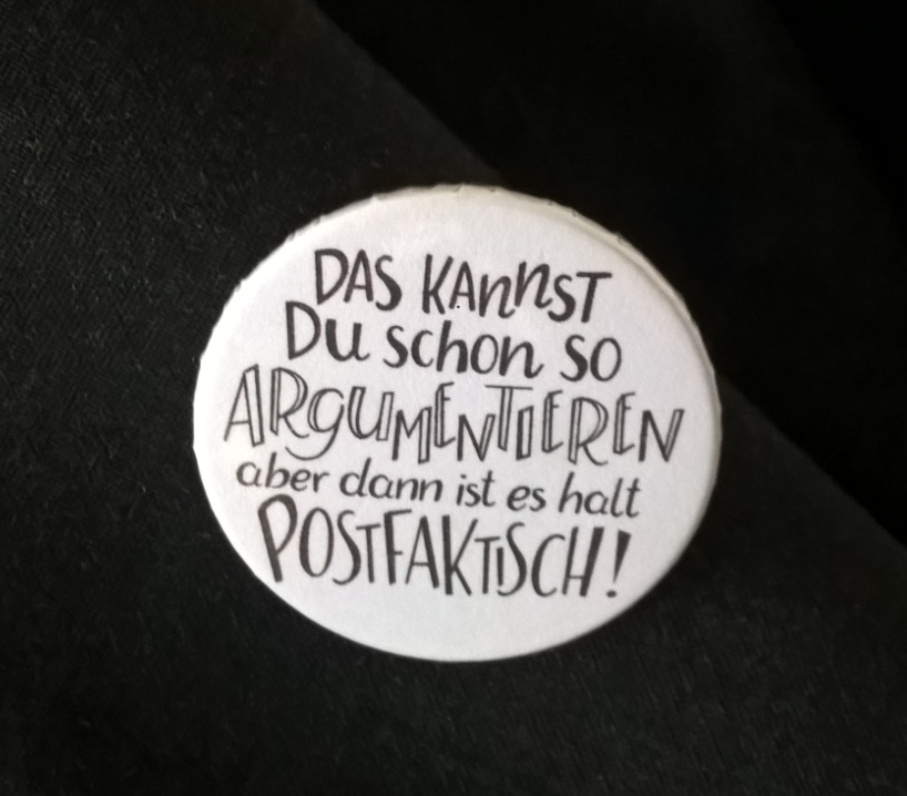 Button-postfaktisch